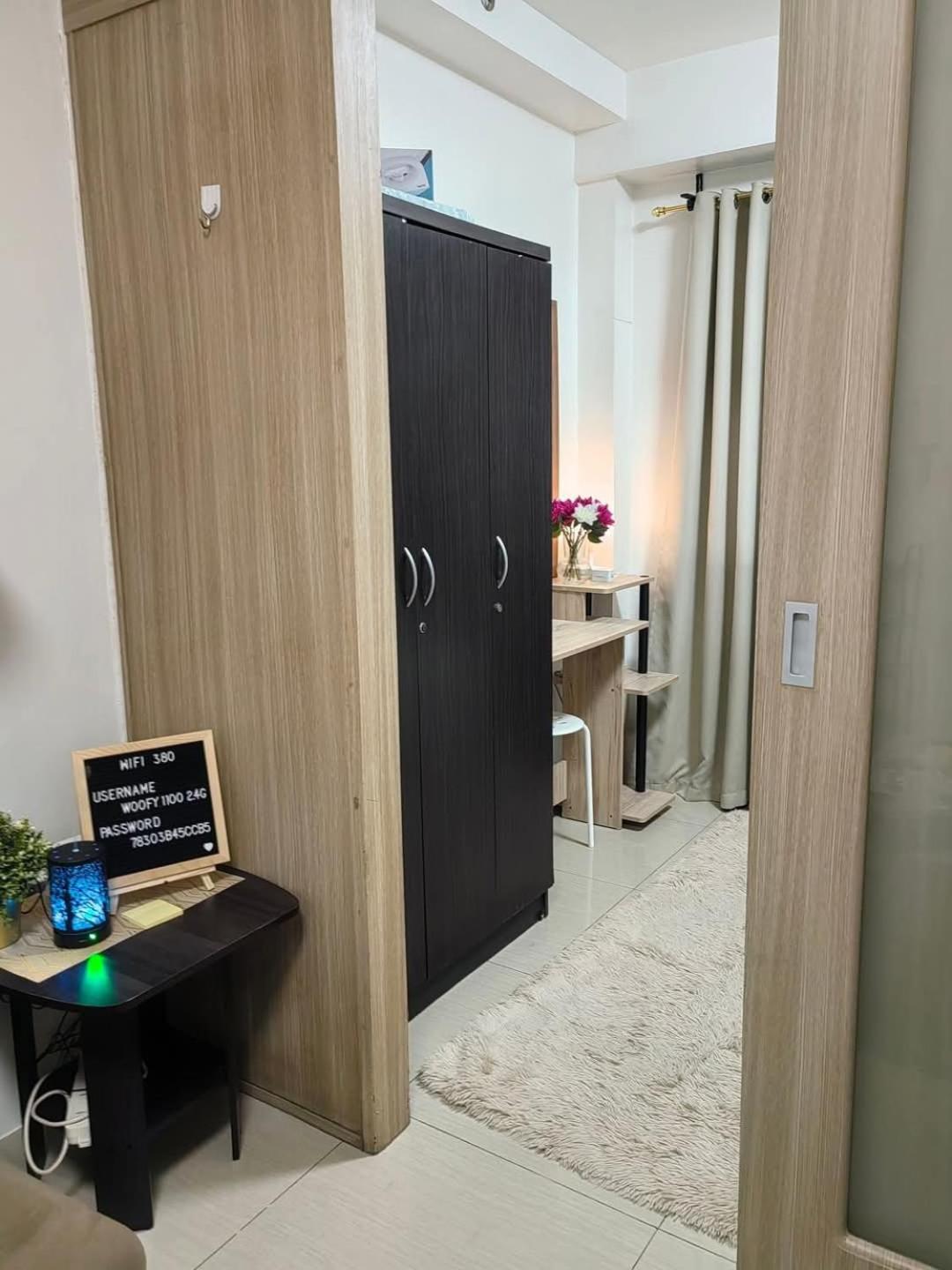 Mall Of Asia's Staycation Apartment *