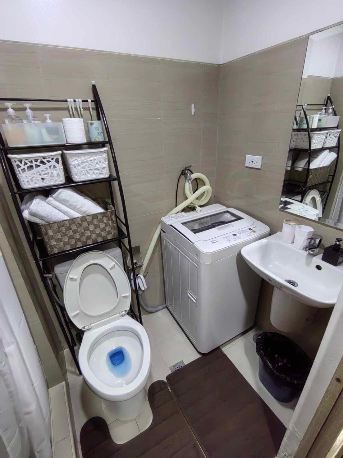 Mall Of Asia's Staycation Apartment *