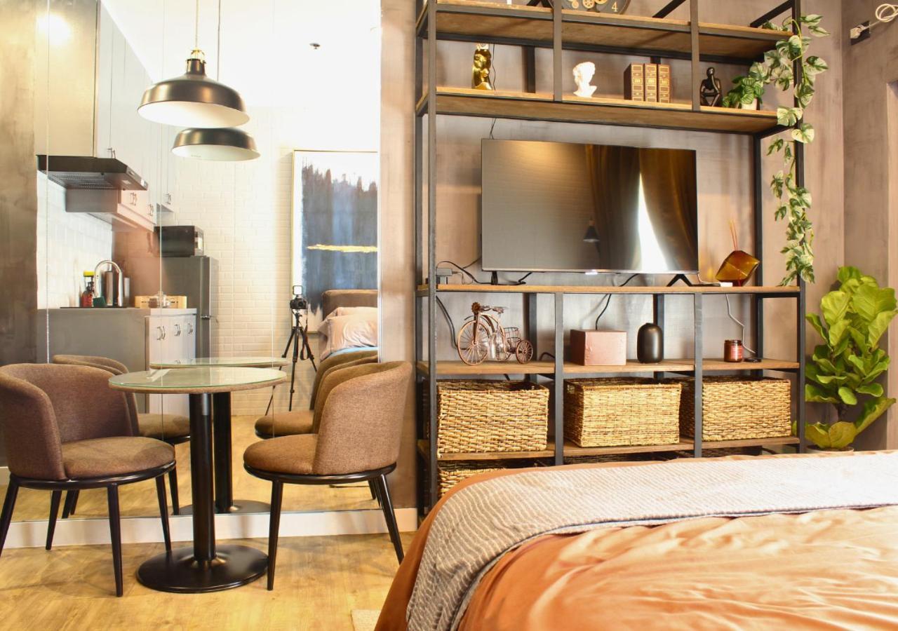 Apartment The Brass Burrow, Bel Air Soho Manila