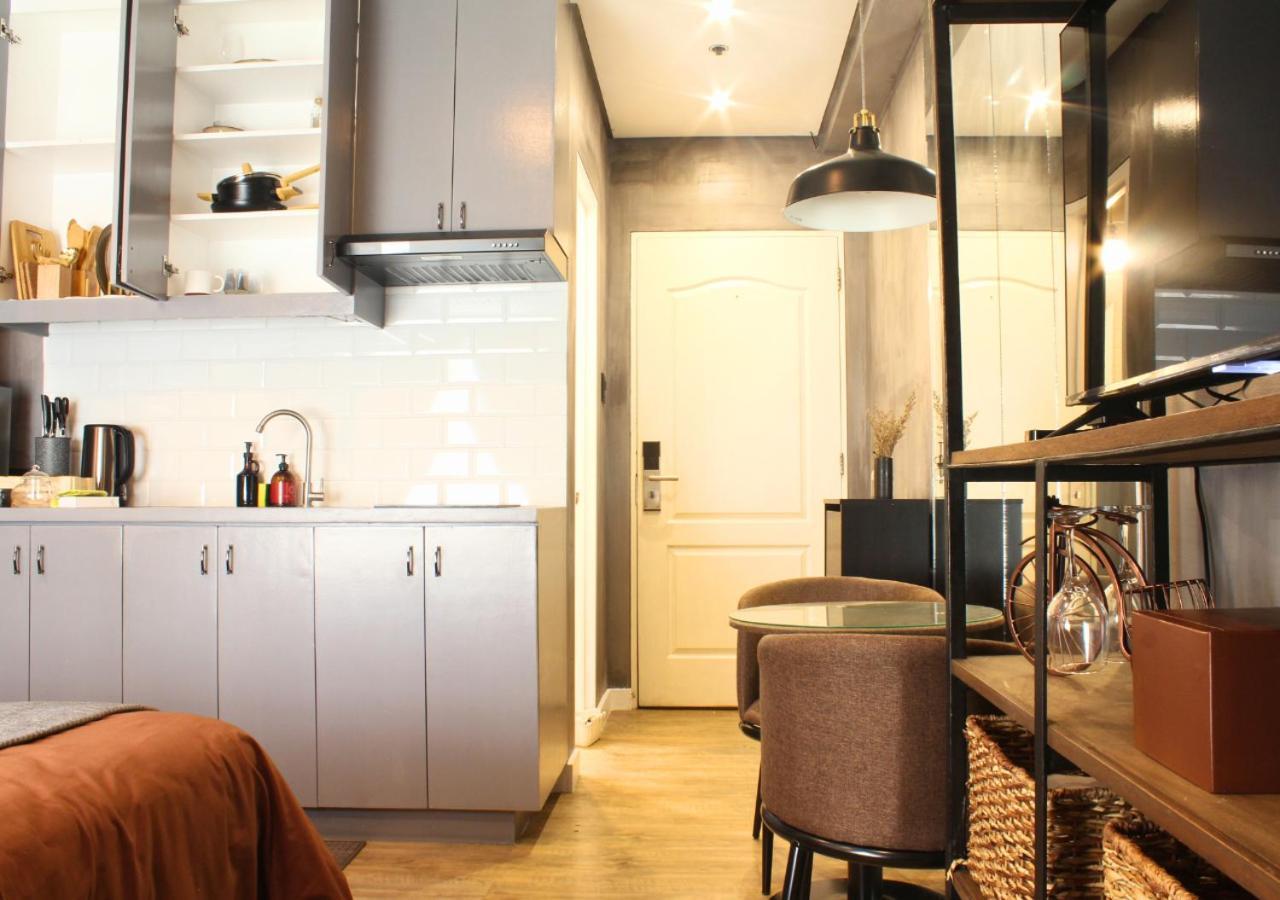 The Brass Burrow, Bel Air Soho Apartment *