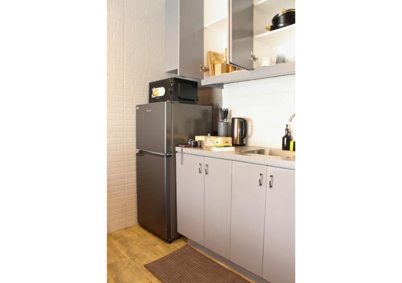 The Brass Burrow, Bel Air Soho Apartment