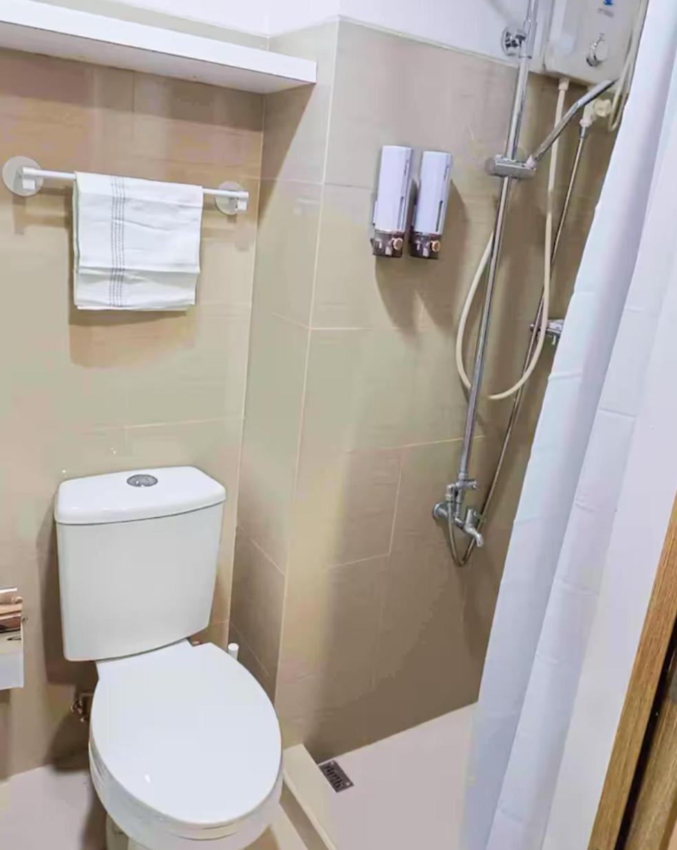 Crizzy's Hub Sariel At Shore Residences Manila