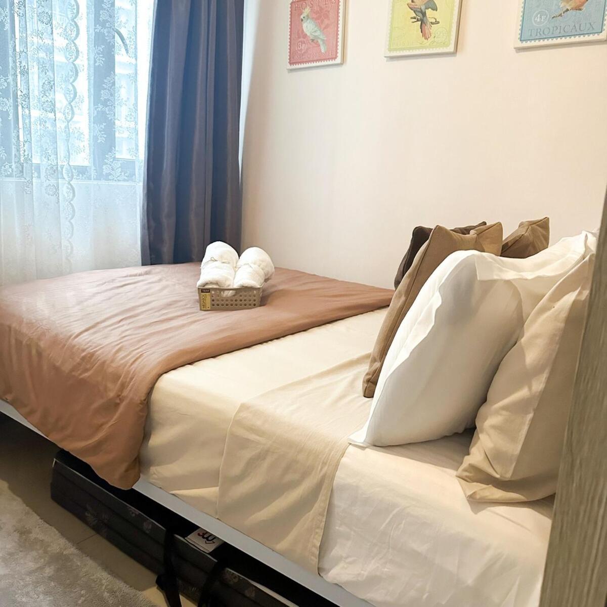 Crizzy's Hub Sariel At Shore Residences Manila