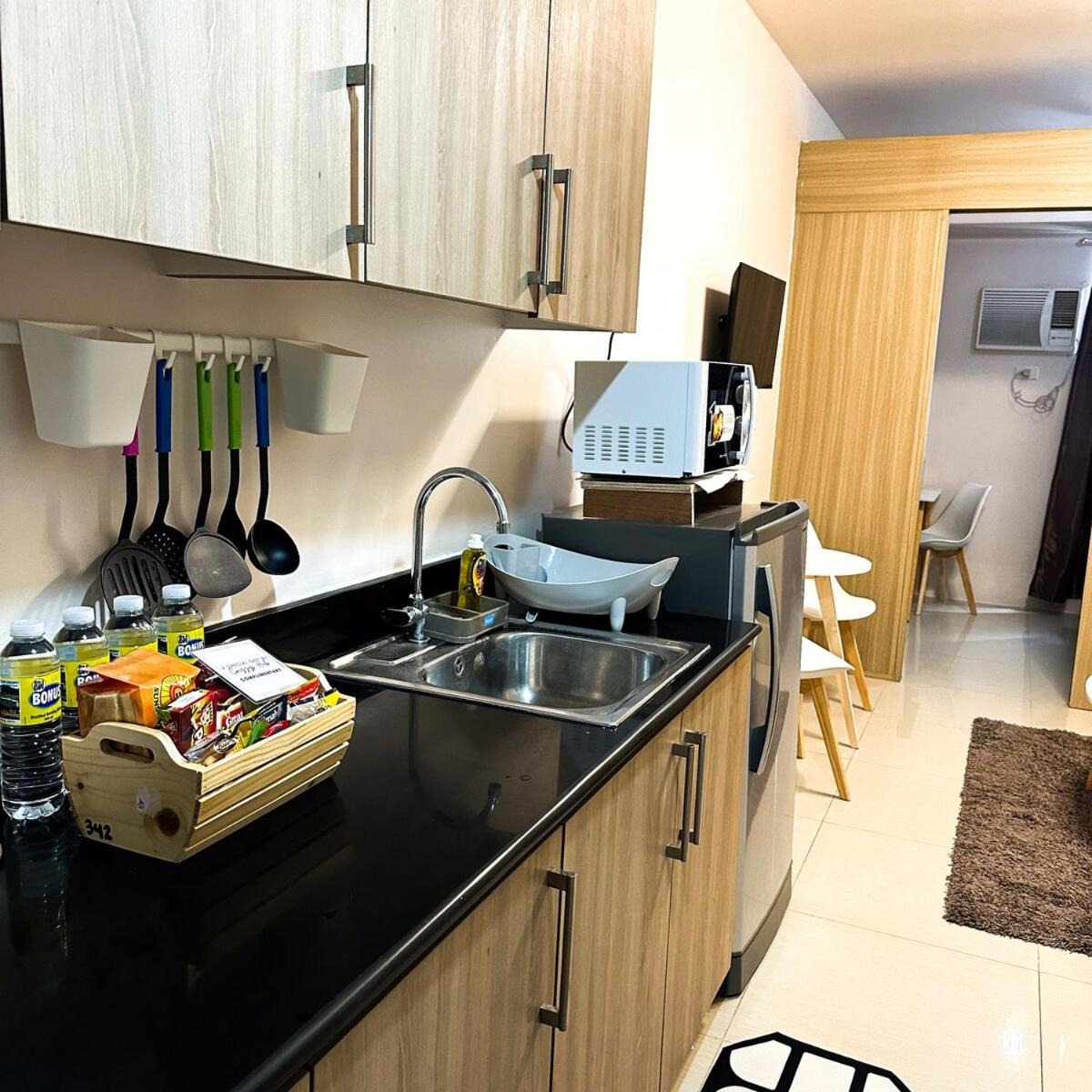Apartment Crizzy's Hub Sariel At Shore Residences