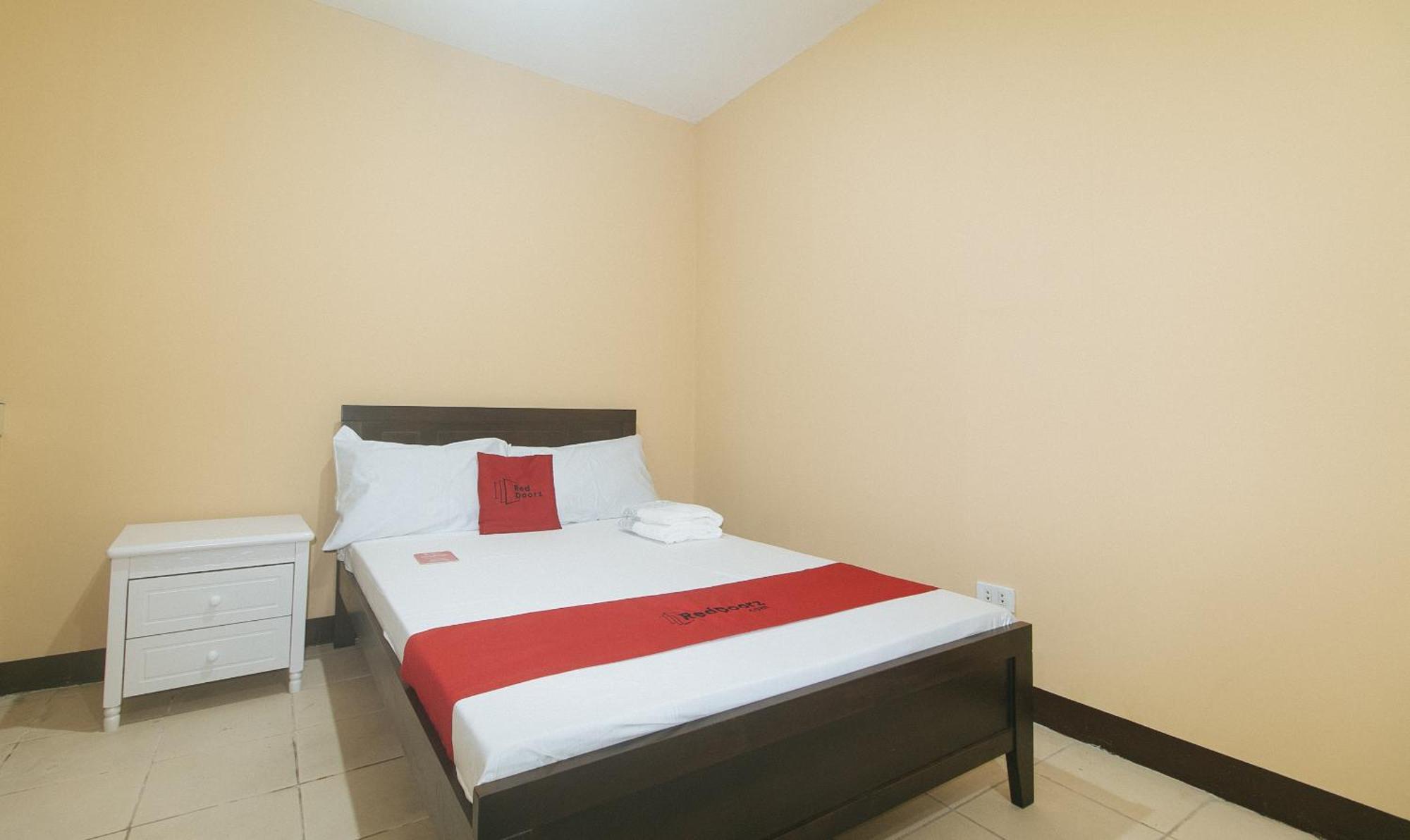 Hotel Reddoorz At Mubg Near Baclaran Church Manila