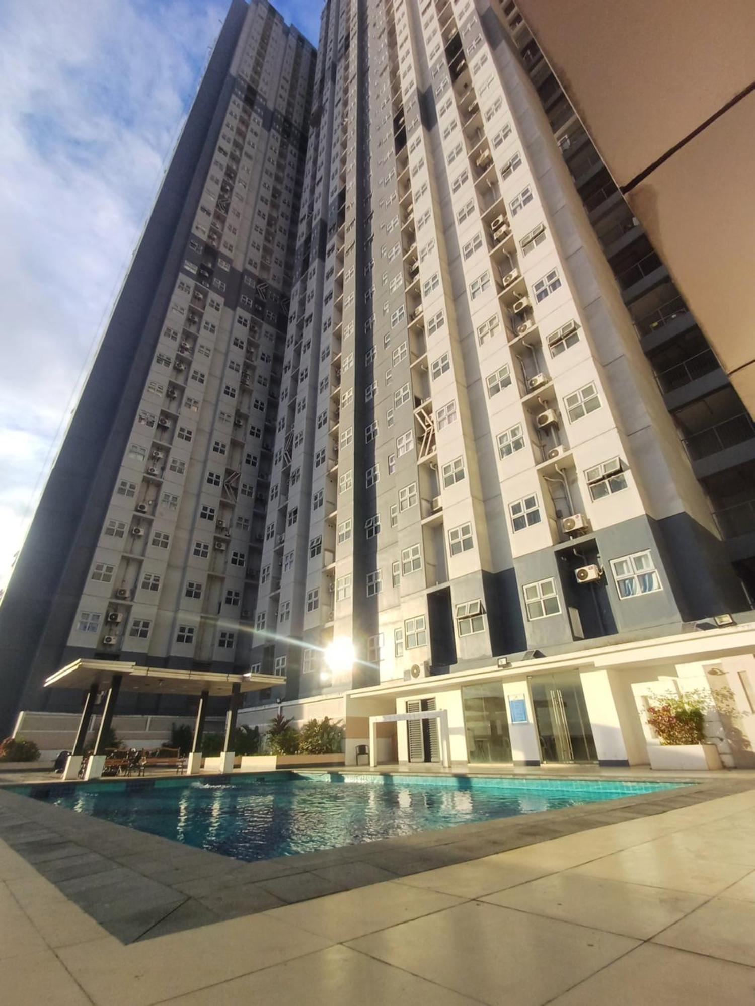 Lil Max Staycation * Manila