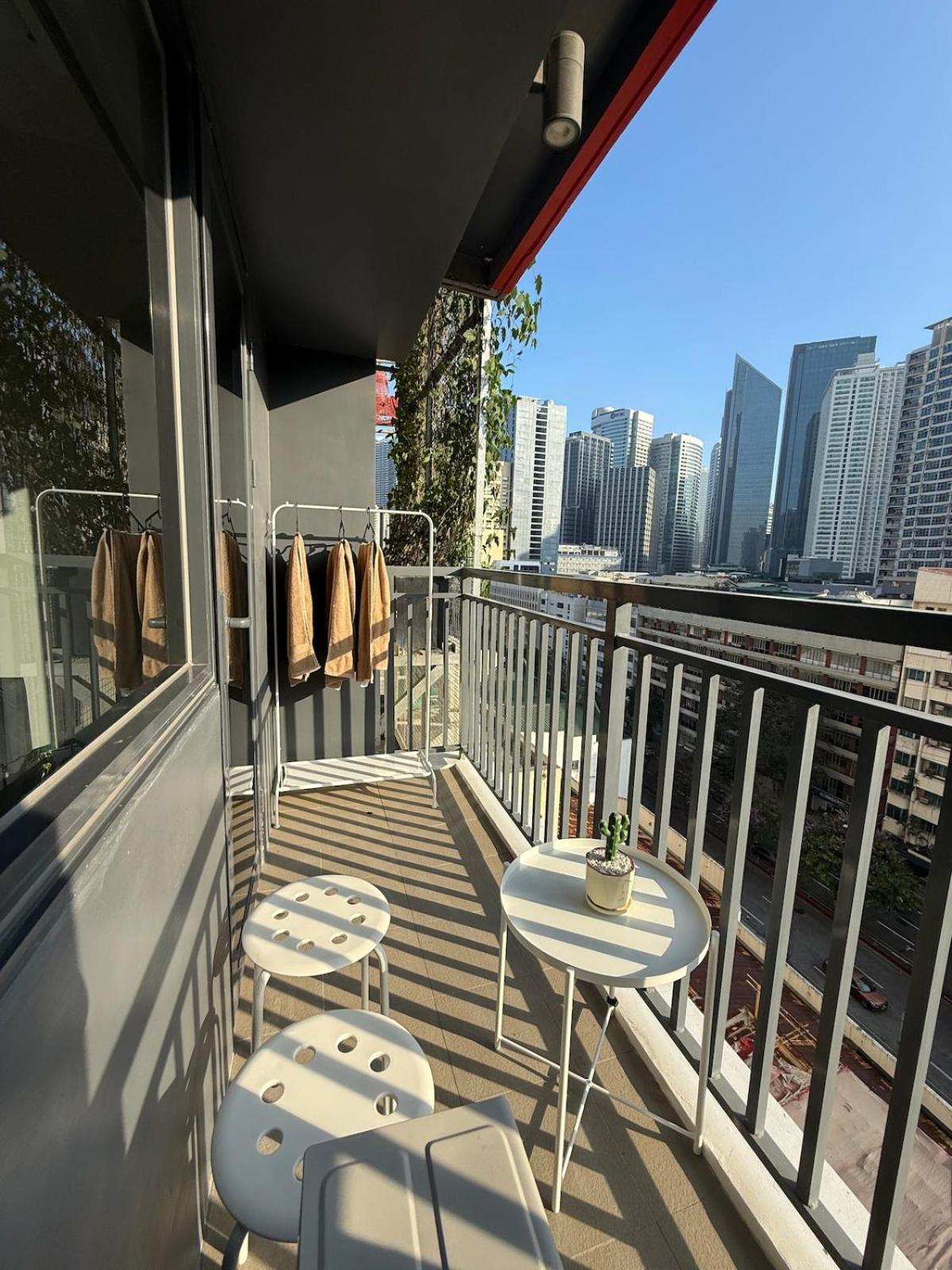 Apartment Mjm Cityscape At Red Residences Manila