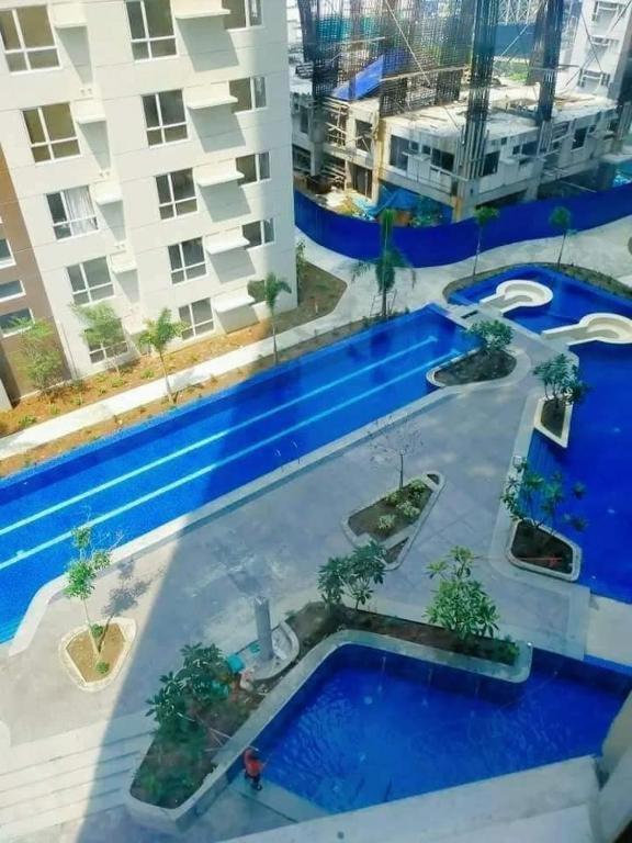 2br Pioneer Woodland Boni,mandaluyong Connected To Boni Mrt Station *