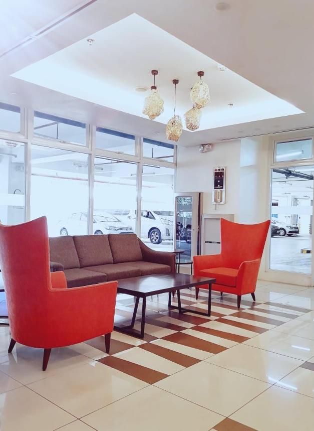 2br Pioneer Woodland Boni,mandaluyong Connected To Boni Mrt Station Manila