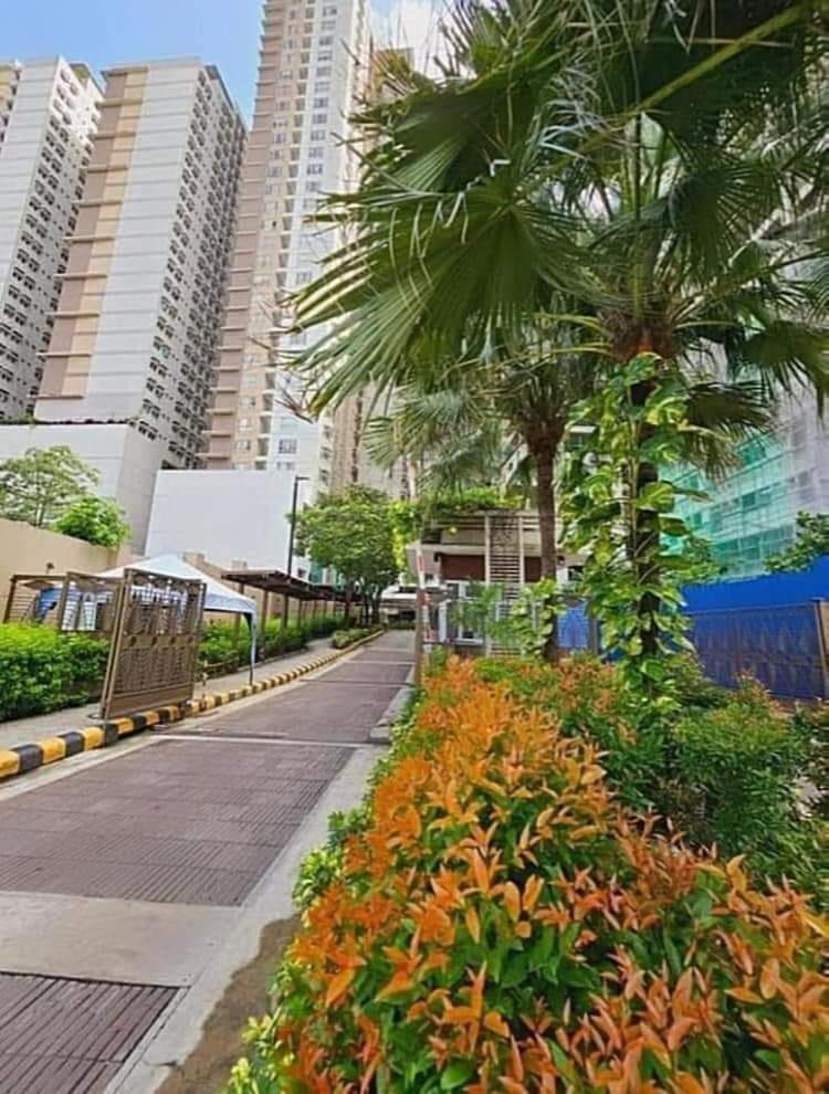 2br Pioneer Woodland Boni,mandaluyong Connected To Boni Mrt Station Aparthotel