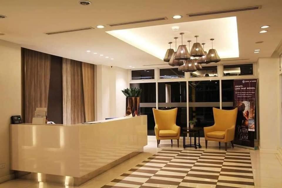 2br Pioneer Woodland Boni,mandaluyong Connected To Boni Mrt Station * Manila