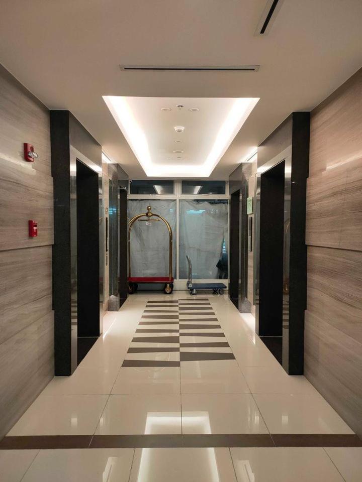Aparthotel 2br Pioneer Woodland Boni,mandaluyong Connected To Boni Mrt Station *
