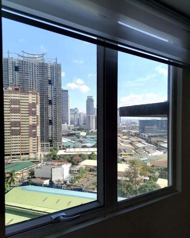 2br Pioneer Woodland Boni,mandaluyong Connected To Boni Mrt Station