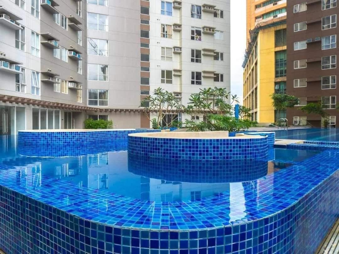 2br Pioneer Woodland Boni,mandaluyong Connected To Boni Mrt Station * Manila