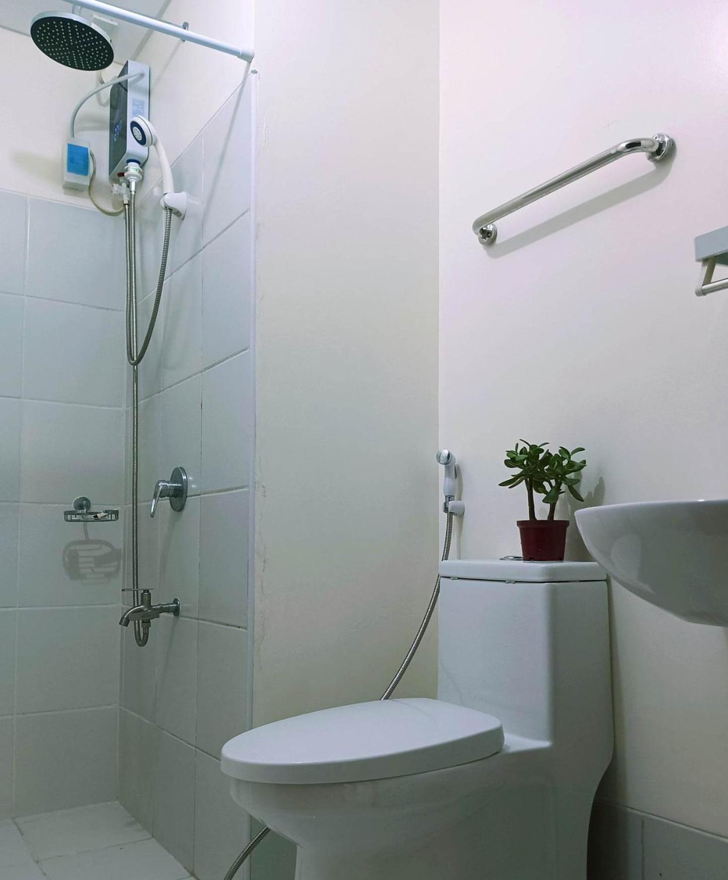 Aparthotel 2br Pioneer Woodland Boni,mandaluyong Connected To Boni Mrt Station *