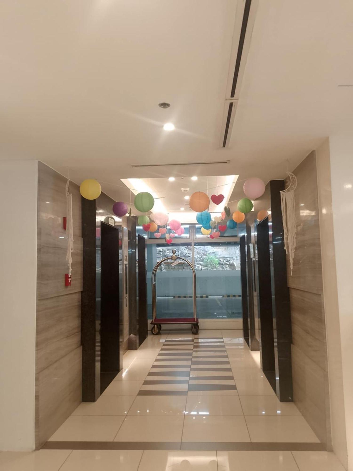 2br Pioneer Woodland Boni,mandaluyong Connected To Boni Mrt Station Manila