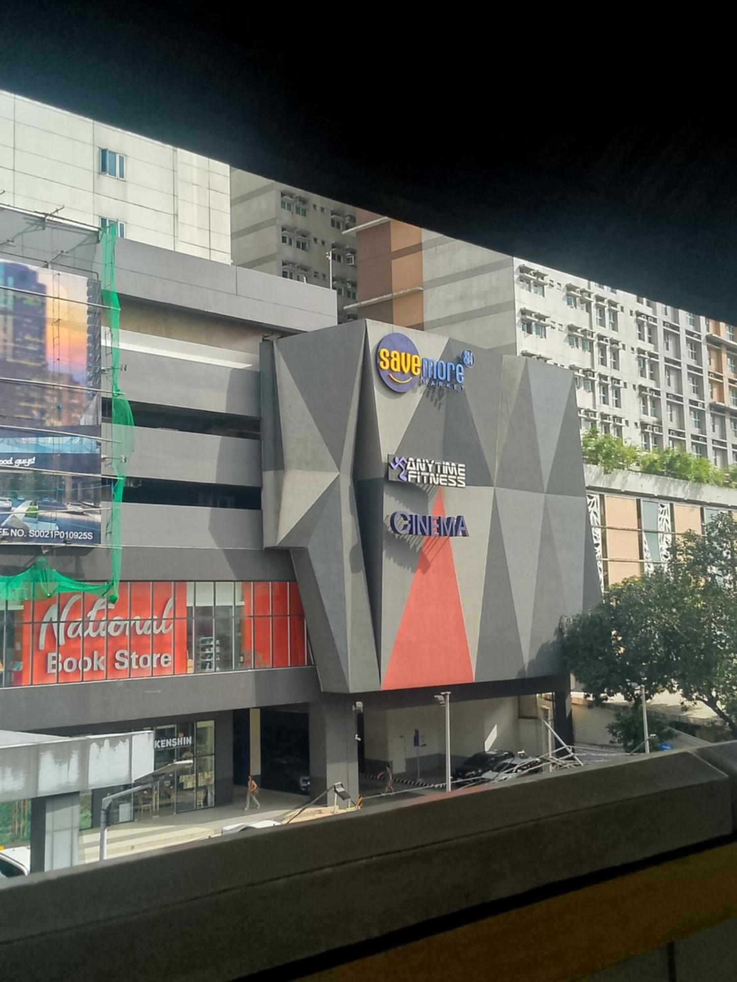 2br Pioneer Woodland Boni,mandaluyong Connected To Boni Mrt Station