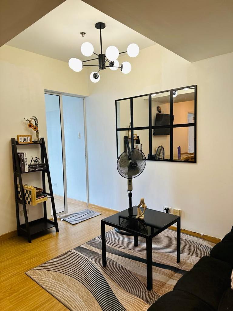 Azure Staycation By Marco 5* Manila