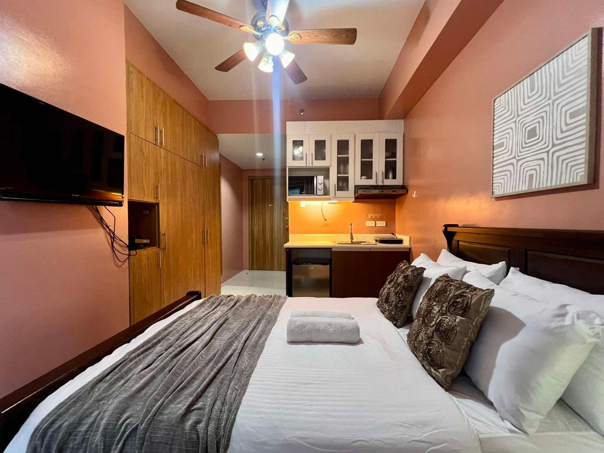 Aparthotel Grand Riviera Suites Studio By Mrsayla Manila