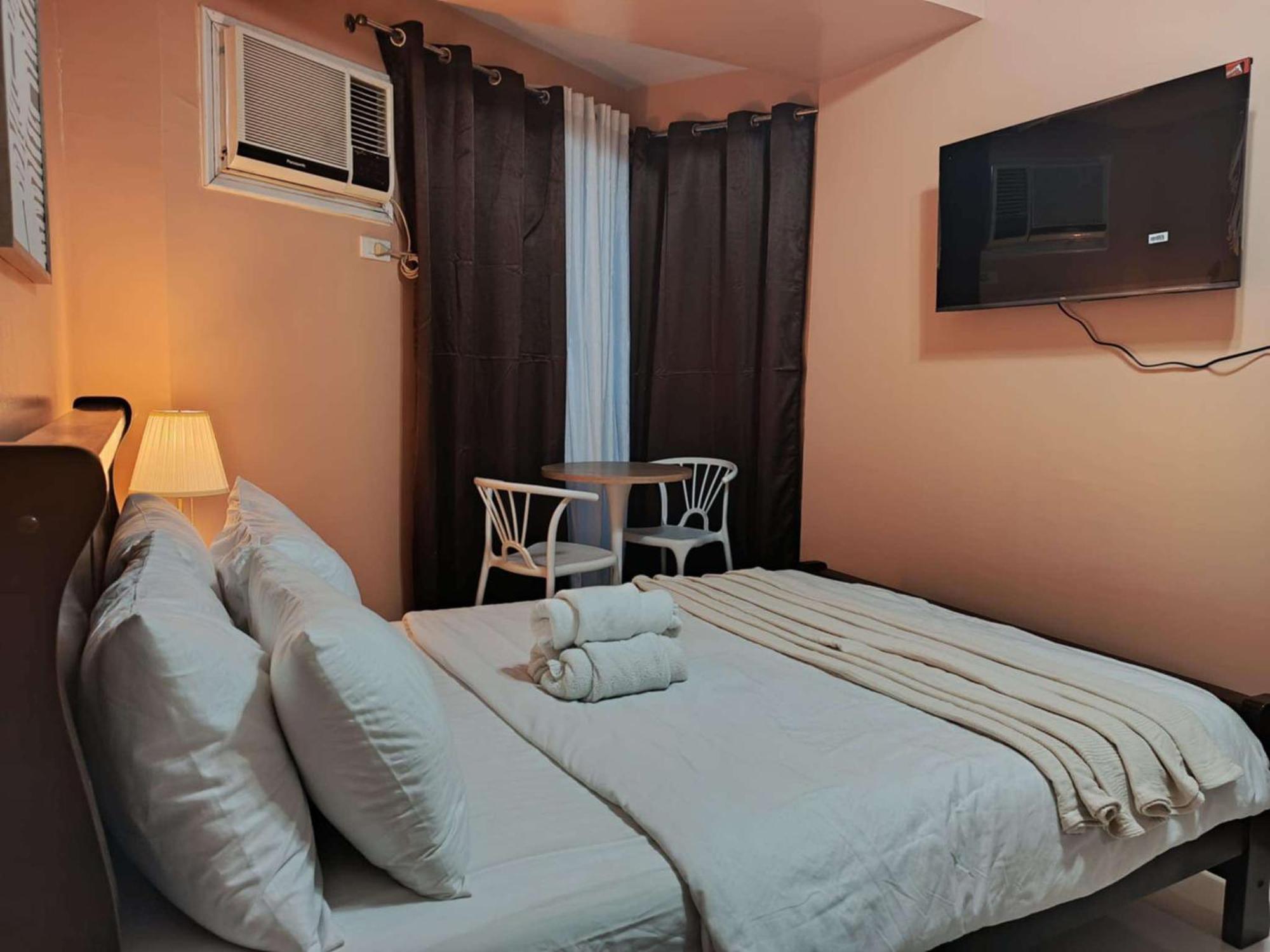 Grand Riviera Suites Studio By Mrsayla Manila