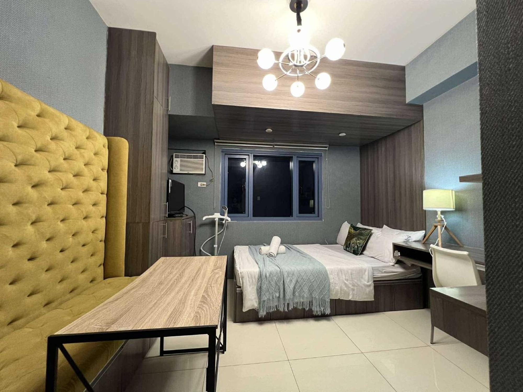 Grand Riviera Suites Studio By Mrsayla Manila