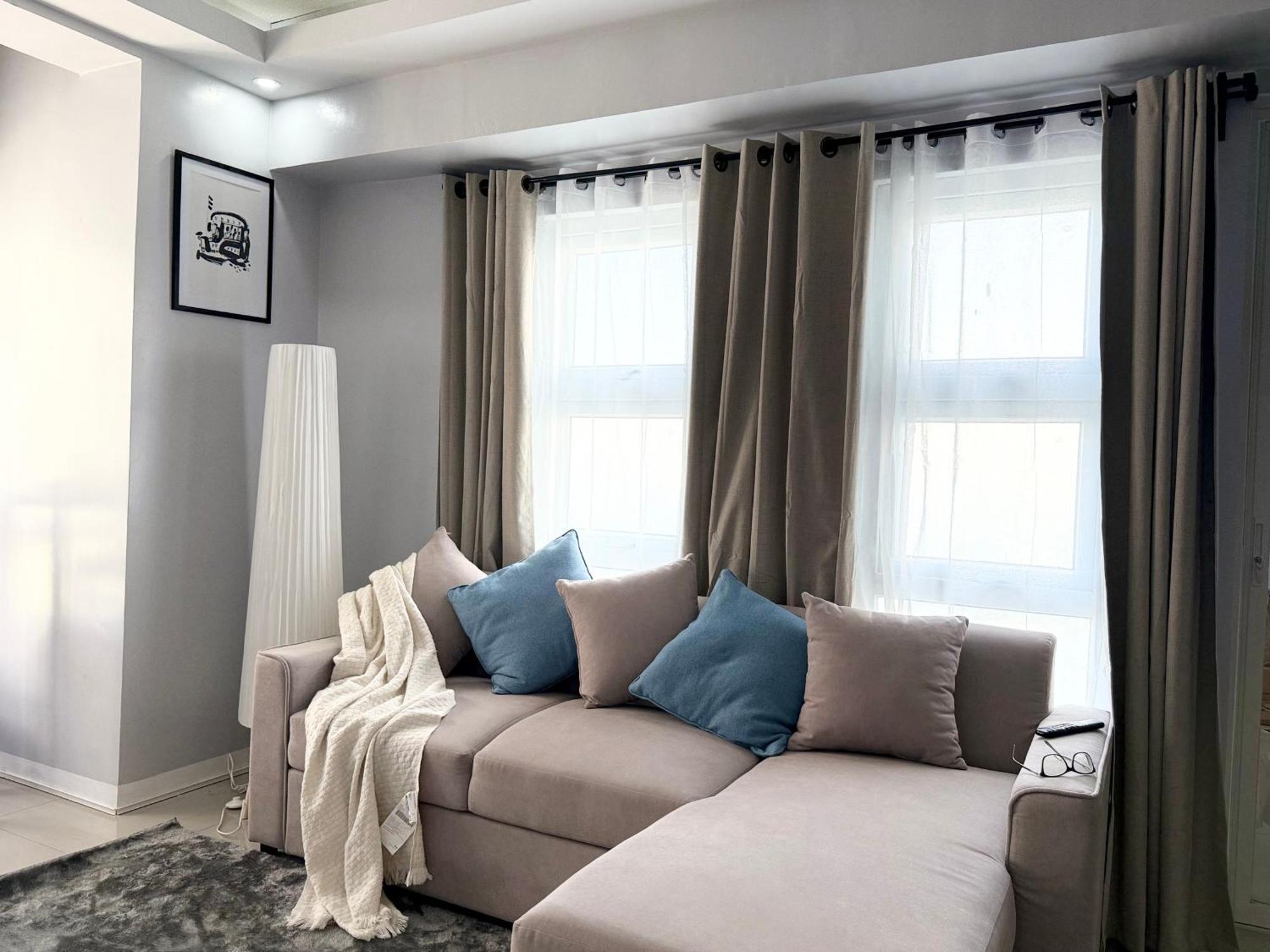 Urban Oasis With Skyline View Cylos Place Victoria Sports Tower Apartment *