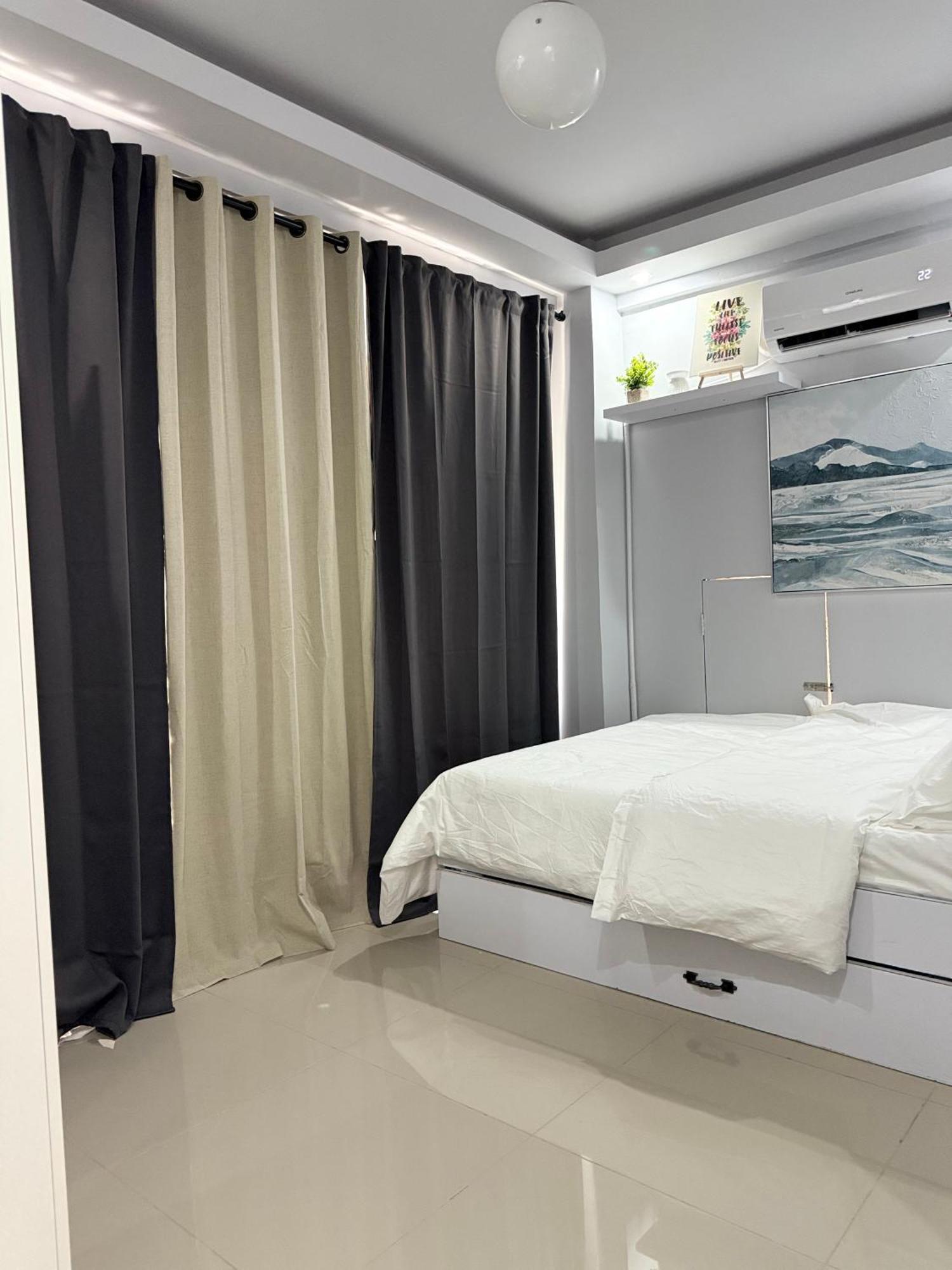 Apartment Urban Oasis With Skyline View Cylos Place Victoria Sports Tower