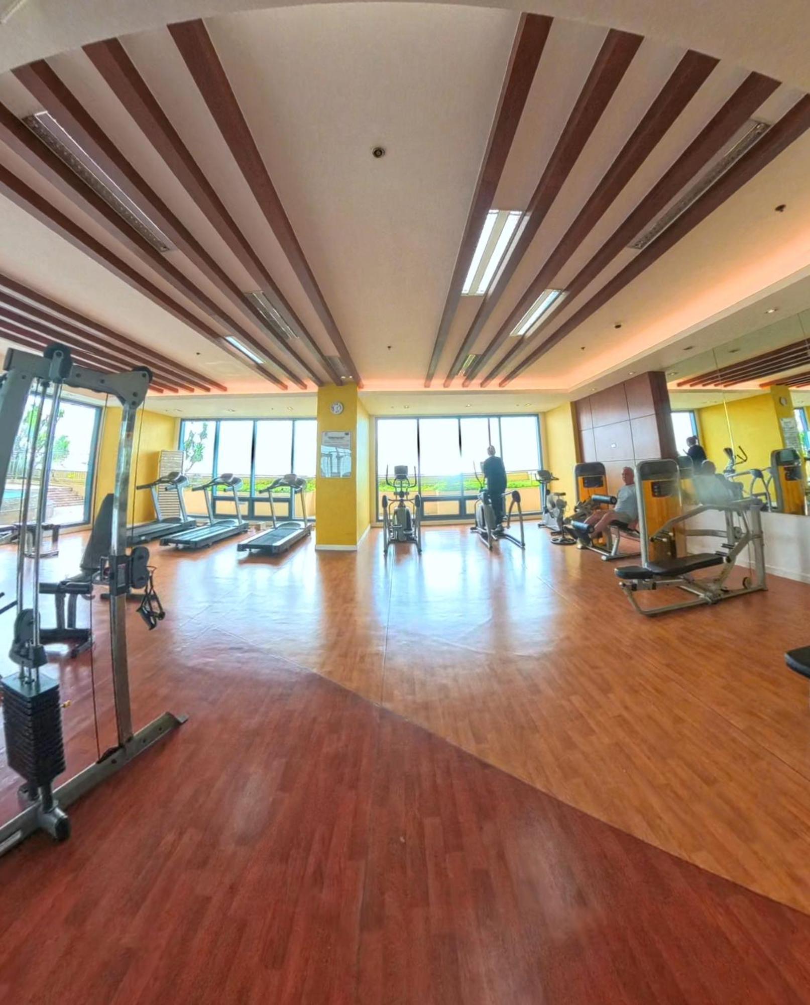 Aparthotel Grand Riviera Suites Studio By Mrsayla Manila