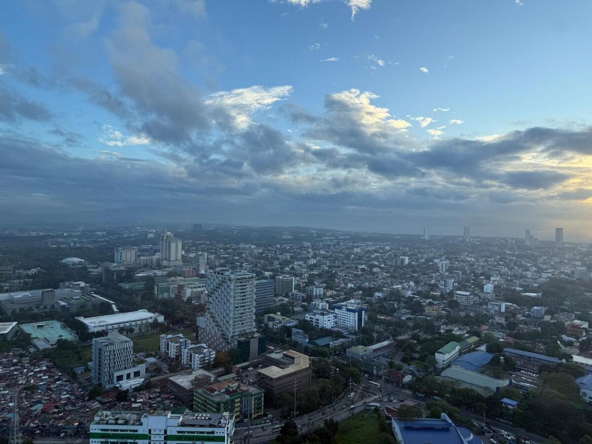 Apartment Urban Oasis With Skyline View Cylos Place Victoria Sports Tower *