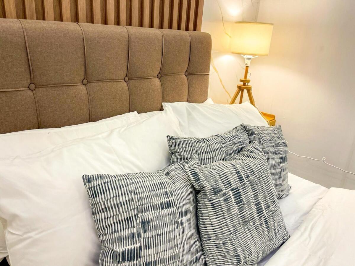 Cozy & Chic 1br Near Mall Of - S Residences