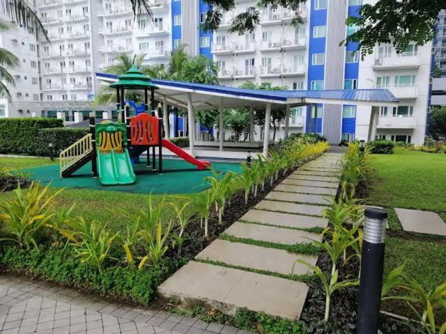 Fern At Grass Residences Starry Staycation * Manila
