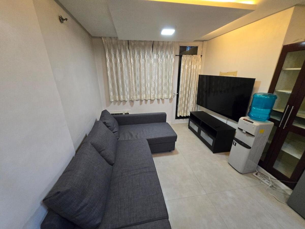 Apartment Bgc - Spacious Modern 2 Bedrooms 2 Bathrooms With Balcony *