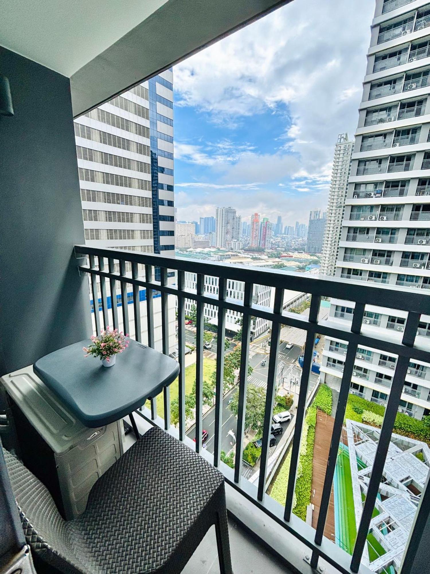 Aparthotel Serenitude Staycation By Khaila - Fame Residences