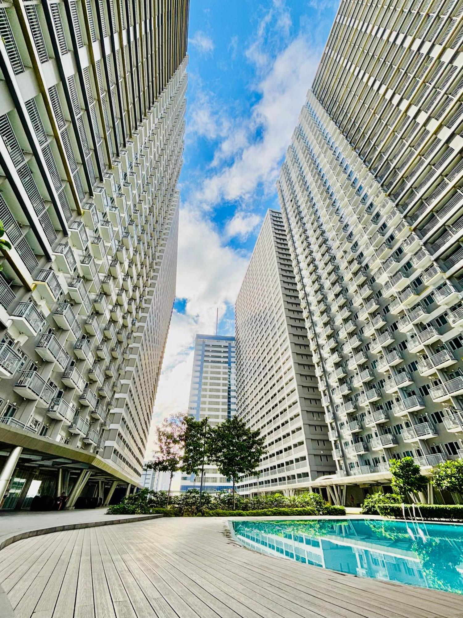 Serenitude Staycation By Khaila - Fame Residences