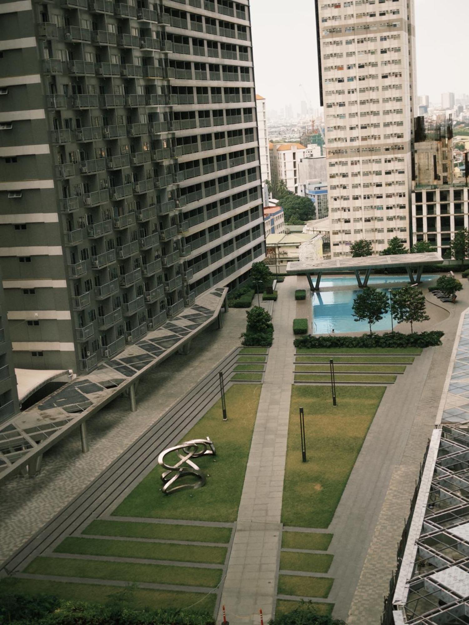 Serenitude Staycation By Khaila - Fame Residences Manila