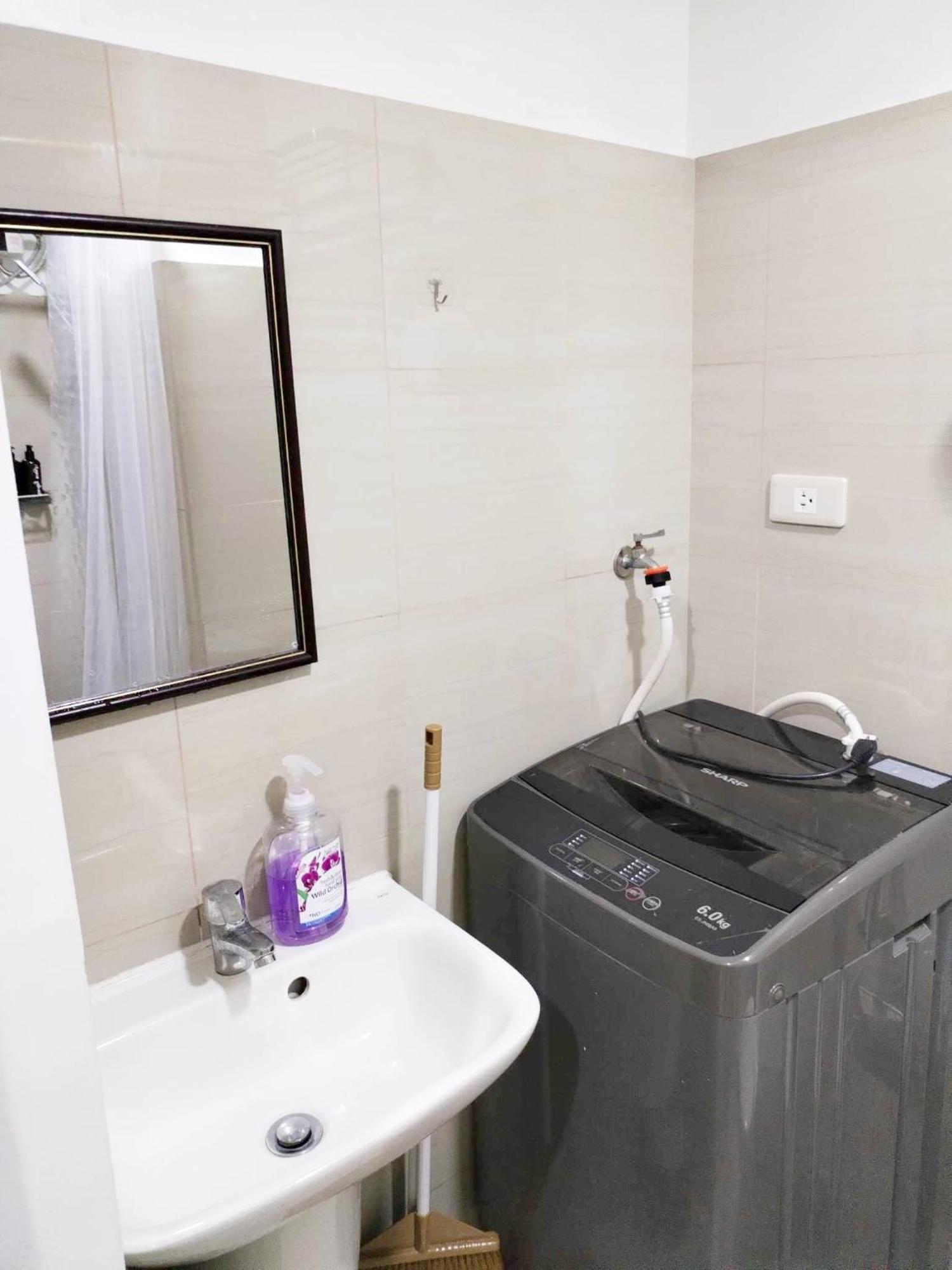 Comfy And Affordable Near Sm Mall Of And Airport With Wifi 068 Manila