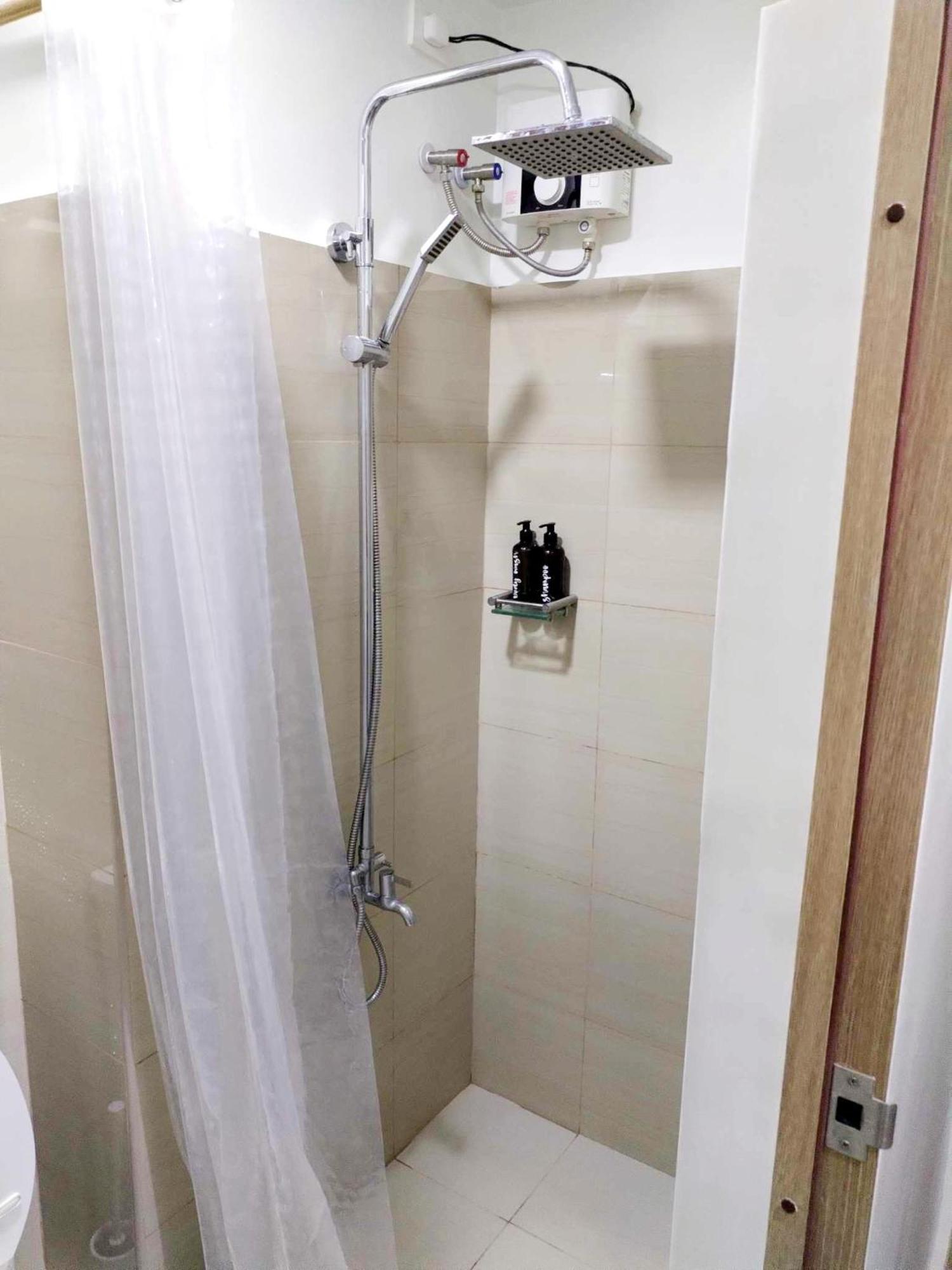 Comfy And Affordable Near Sm Mall Of And Airport With Wifi 068 Manila