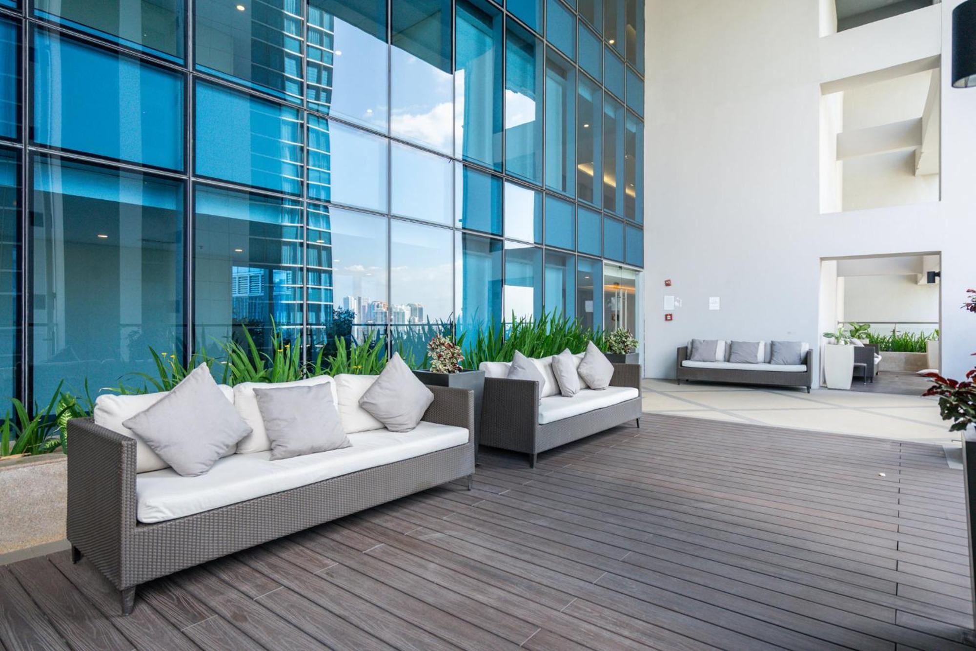 Great Value In Uptown Parksuites Bgc 1br,washer,netflix Manila