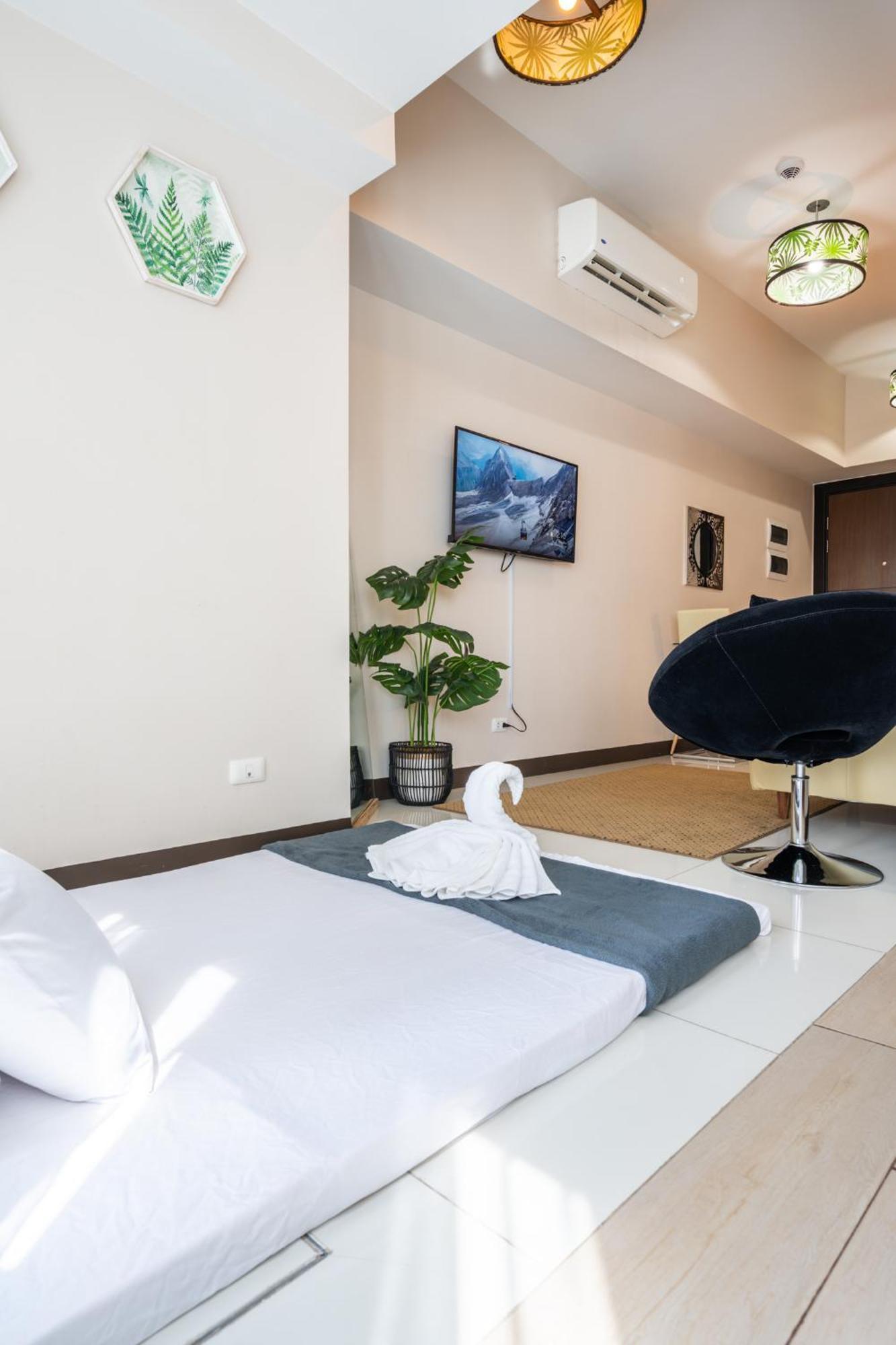 Apartment Great Value In Uptown Parksuites Bgc 1br,washer,netflix Manila