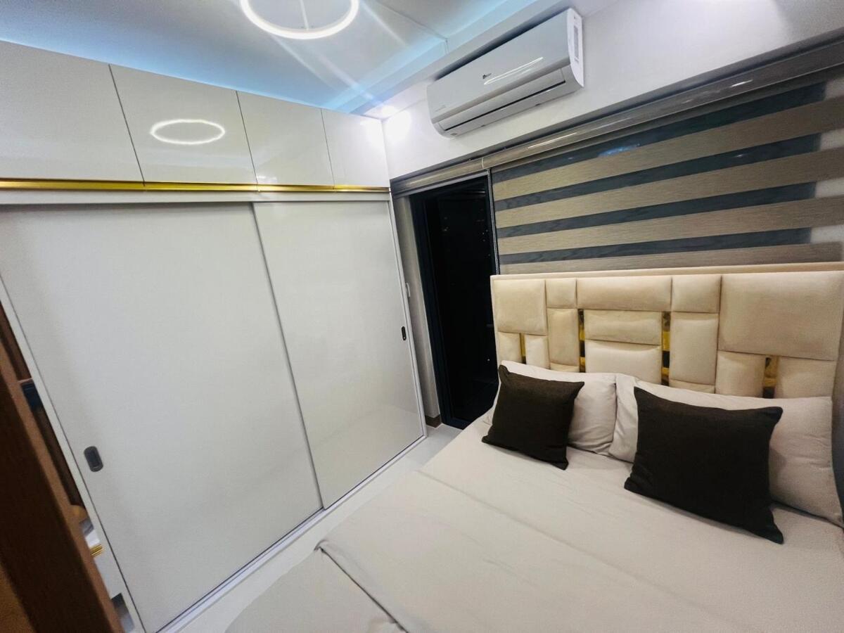 Modern Makati With Balcony & Cityscape Views Apartment *