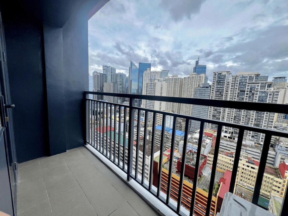 Apartment Modern Makati With Balcony & Cityscape Views *