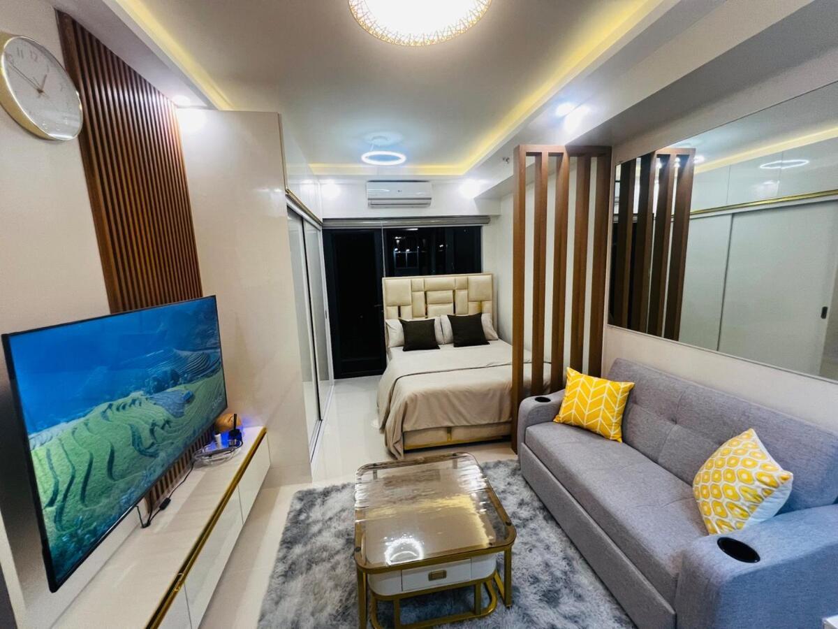 Apartment Modern Makati With Balcony & Cityscape Views Manila