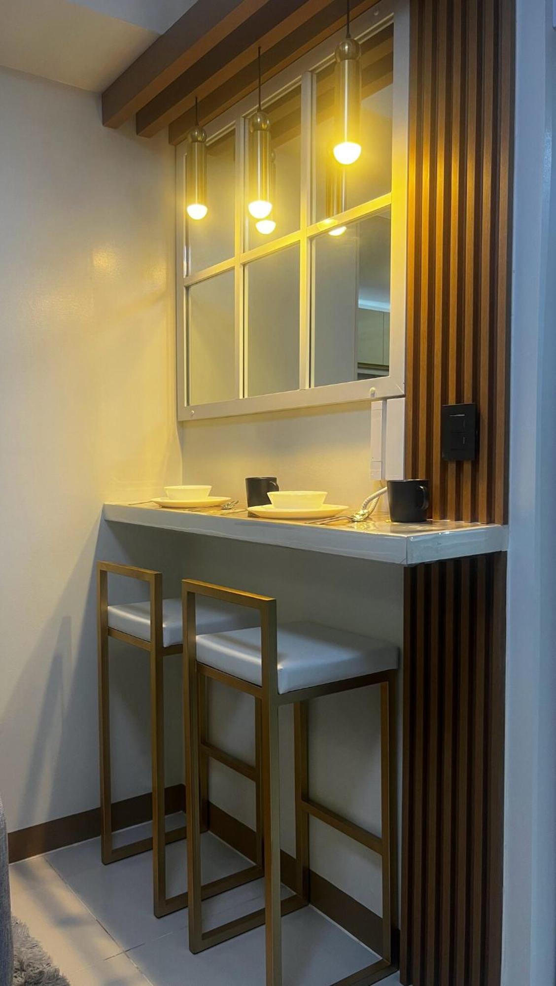 Modern Makati With Balcony & Cityscape Views Apartment Manila