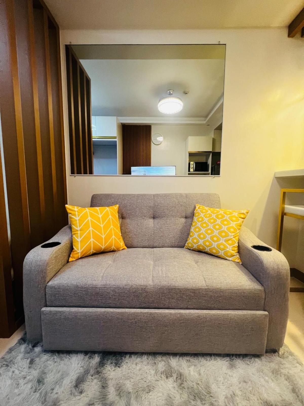 Modern Makati With Balcony & Cityscape Views Apartment Manila