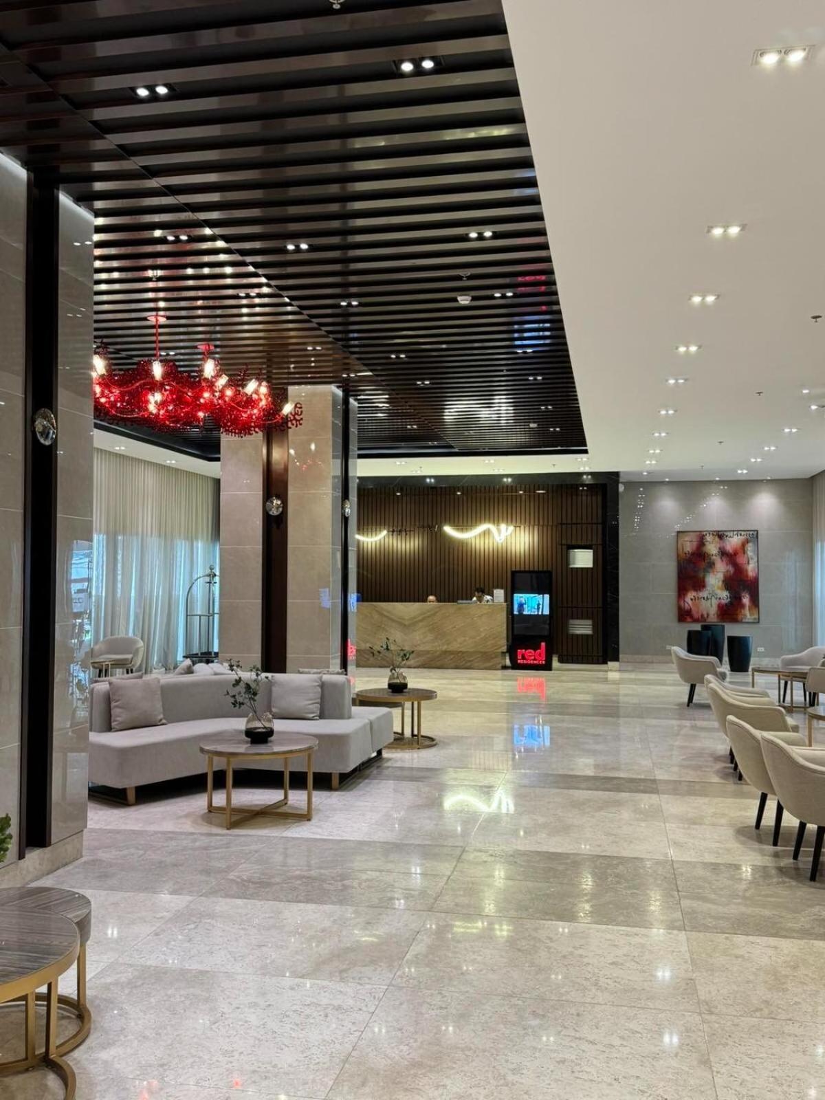 Apartment Modern Makati With Balcony & Cityscape Views