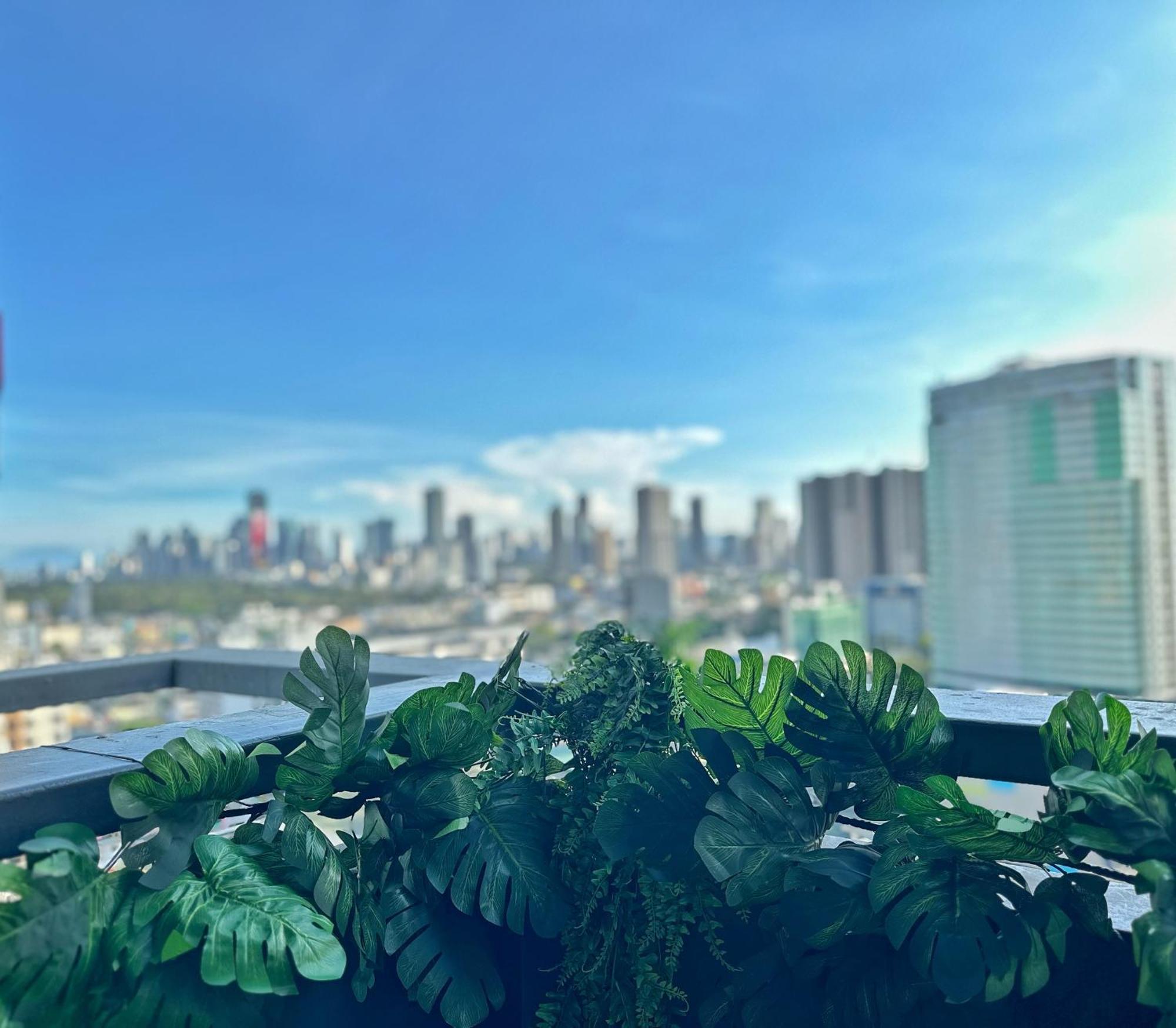 Manhattan Heights 200 Mbps Wifi Great Location In Araneta Apartment *