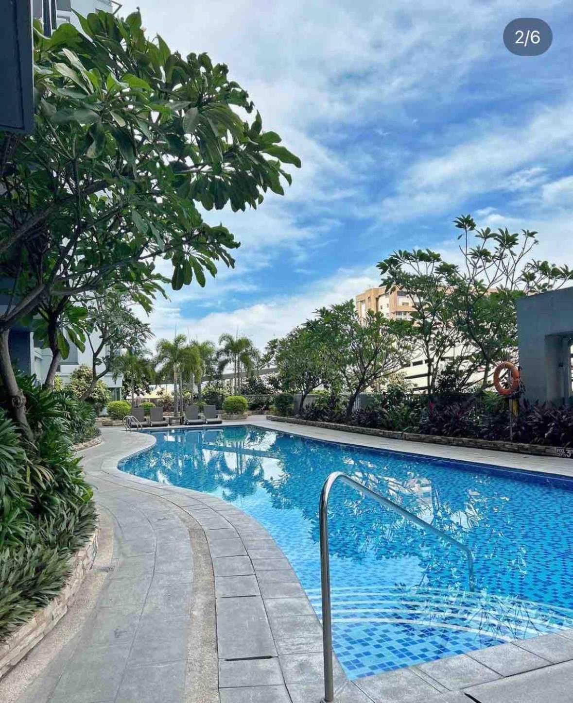 Manhattan Heights 200 Mbps Wifi Great Location In Araneta Manila