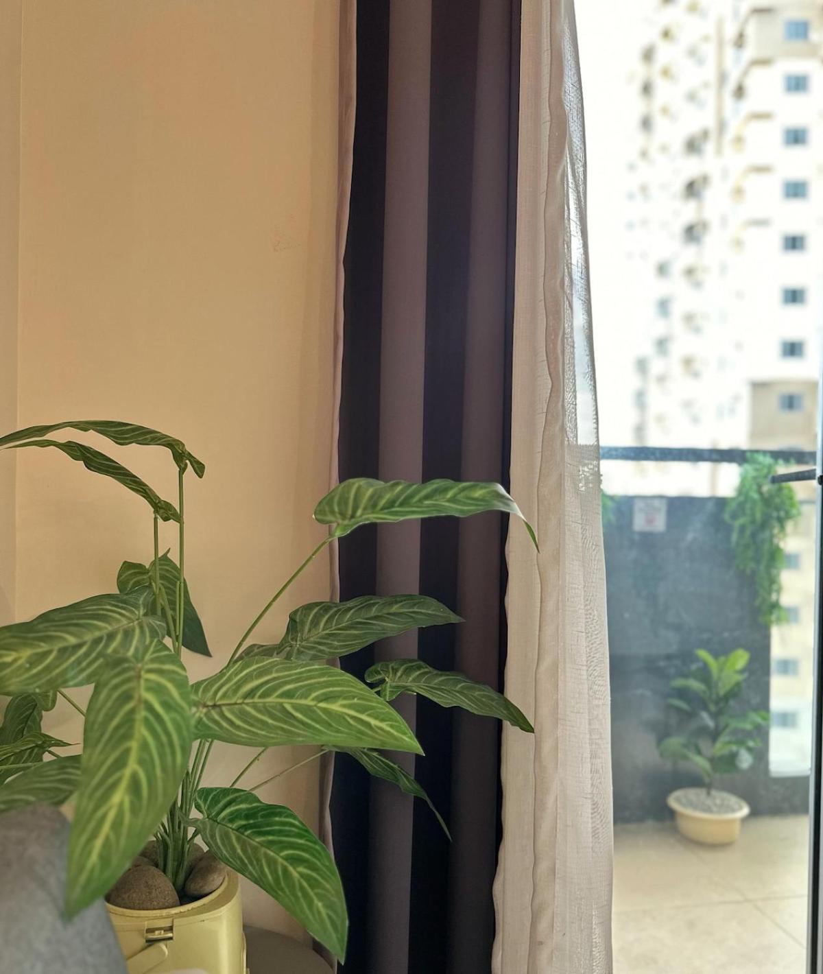 Manhattan Heights 200 Mbps Wifi Great Location In Araneta * Manila