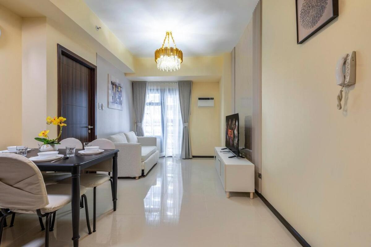 Executive 1br At Radiance Bay, Nearby Moa Manila