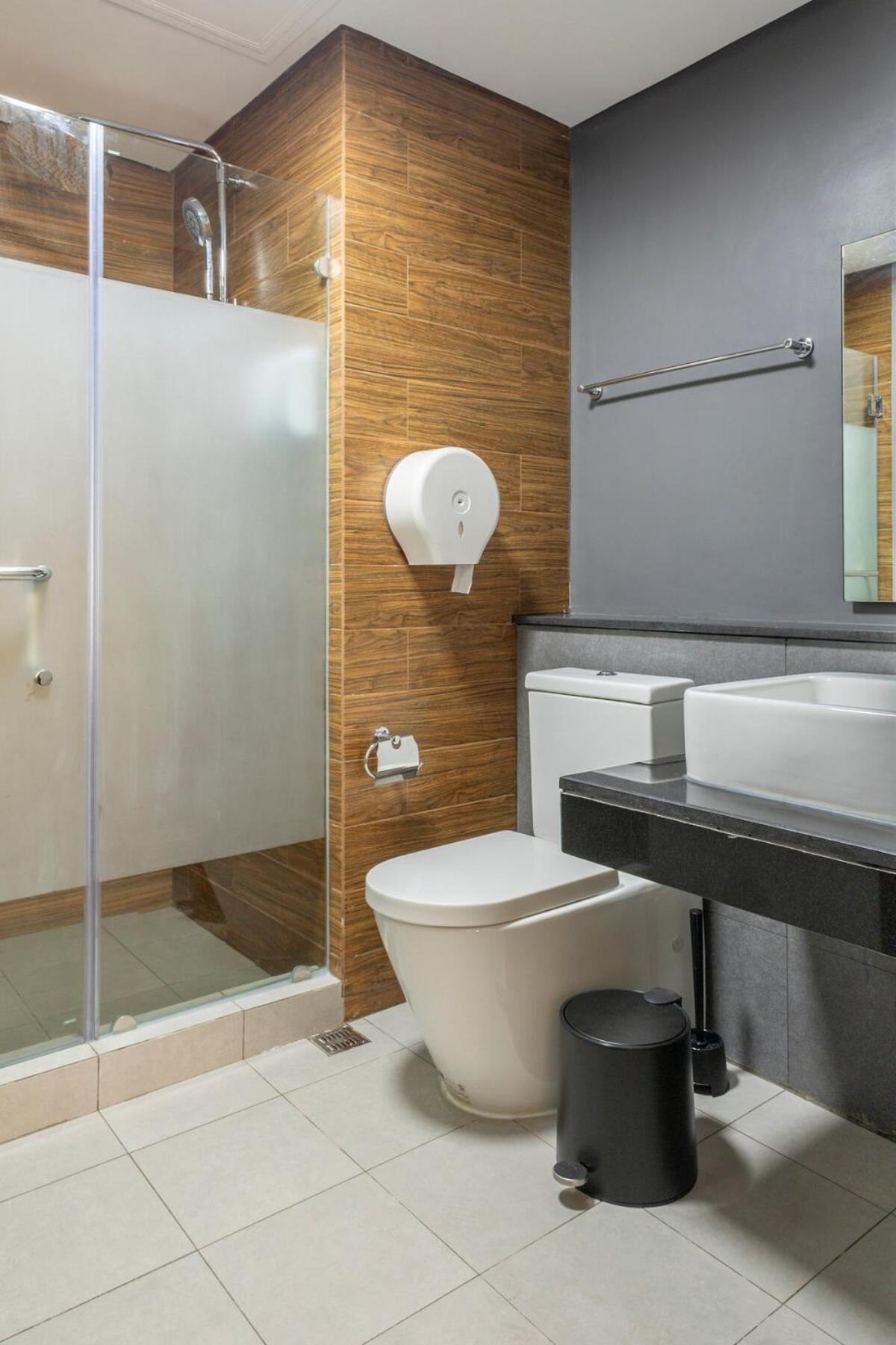 Executive 1br At Radiance Bay, Nearby Moa * Manila